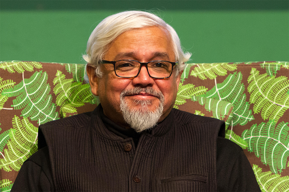 Amitav Ghosh, 2019 (photograph by Marco Destefanis/Pacific Press/Alamy)